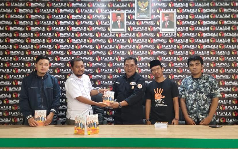 Bawaslu Gowa Dan UIN Alauddin Terbitkan Buku Mengawal Demokrasi Ri Butta Gowa