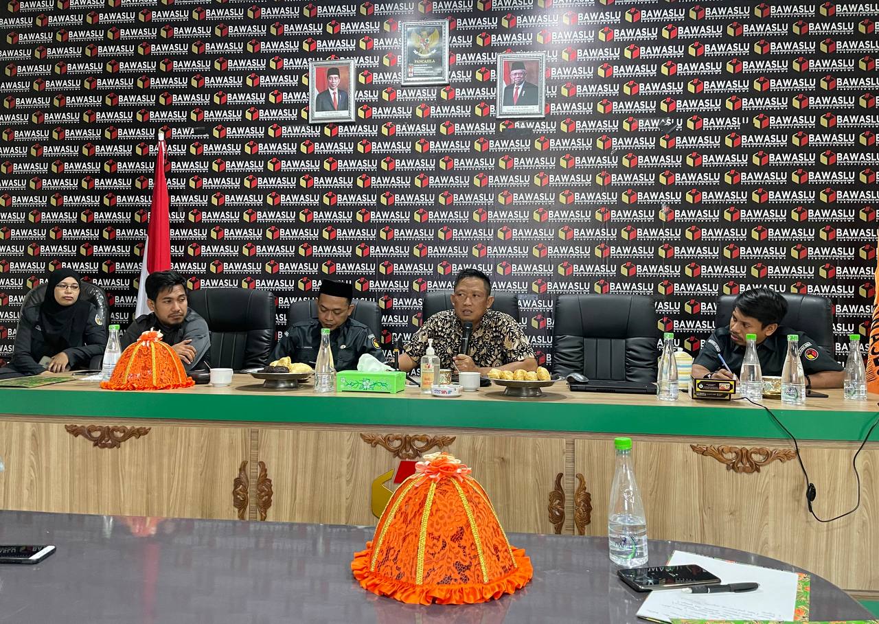 Bawaslu Gowa Latih Staf Mampu  Identifikasi Pelenggaran Pemilu